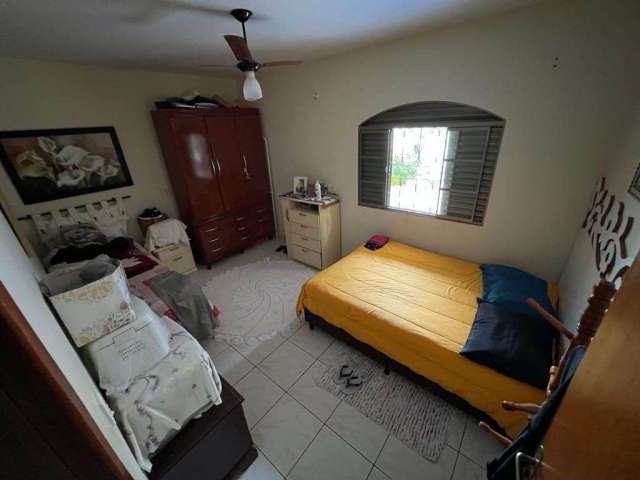 VENDA | Casa, com 3 dormitórios em Parque Das Bandeiras, Maringá