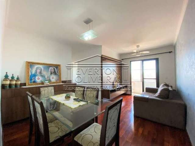 Apartamento com 3 quartos à venda na Vila Machado, Jacareí  por R$ 350.000