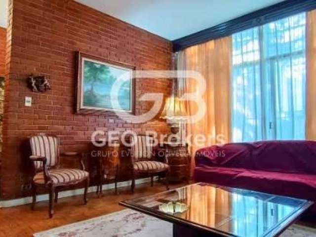 Casa com 3 quartos para alugar no Centro, Jacareí , 287 m2 por R$ 6.900
