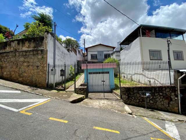 Casa comercial com 4 salas para alugar na Rua Cândido Tostes, São Mateus, Juiz de Fora, 103 m2 por R$ 3.800