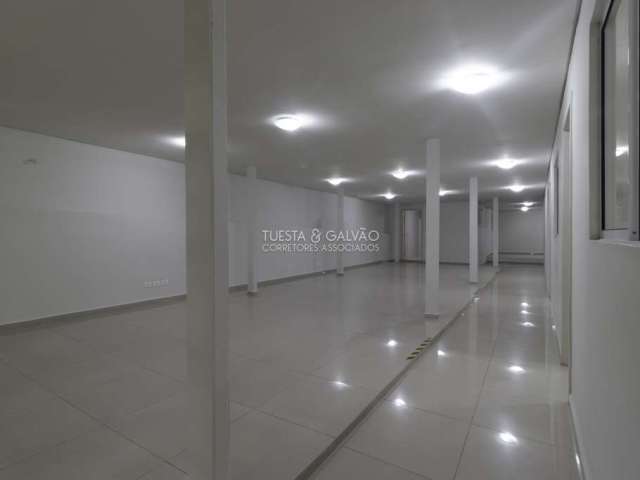Casa comercial com 13 salas para alugar na Avenida Presidente Arthur da Silva Bernardes, 938, Santa Quitéria, Curitiba por R$ 13.000