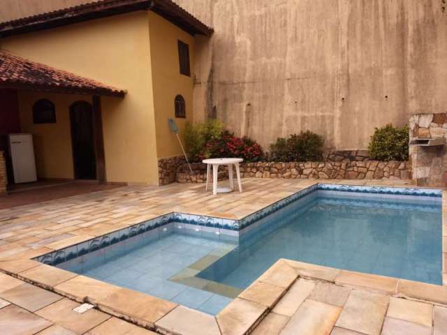 Casa na Vila Progresso em Pendotiba, 2 dormitórios, 175 m² por R$ 770.000