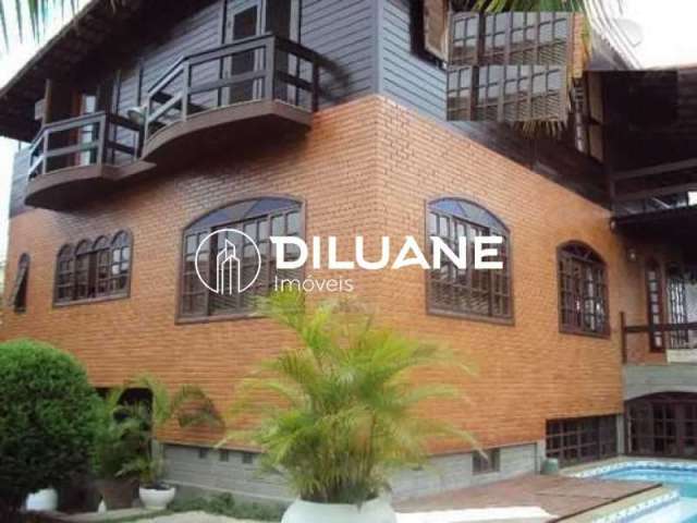Casa com 4 quartos à venda na Rua Marcos Otávio Valadão, Camboinhas, Niterói, 500 m2 por R$ 2.800.000