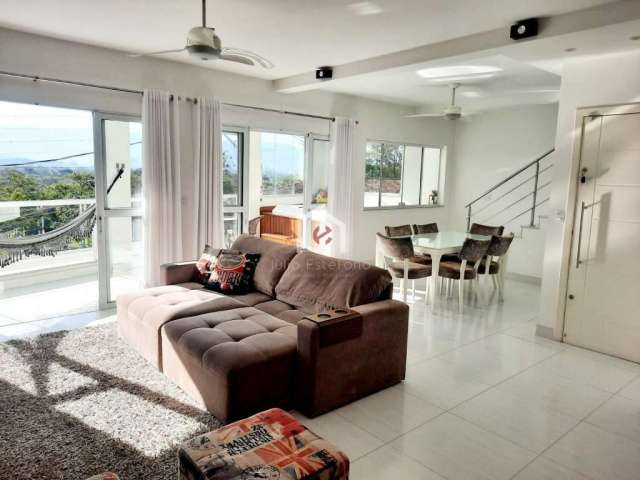 Casa com 3 quartos para alugar no Centro, Tremembé  por R$ 4.400