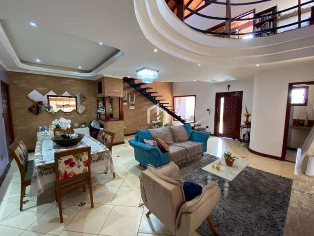 Casa com 3 quartos para alugar no Monte Belo, Taubaté  por R$ 6.000
