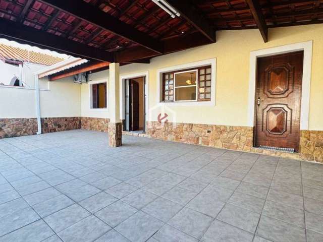 Casa com 3 quartos à venda em Independência, Taubaté  por R$ 670.000