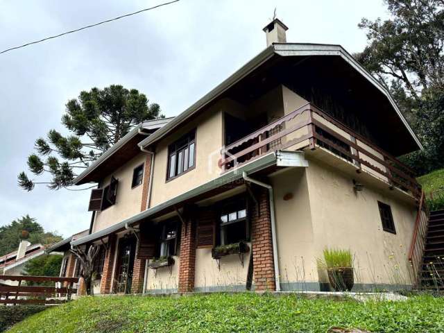 Casa em condomínio fechado com 4 quartos à venda na Colinas Do Imbiri, Campos do Jordão  por R$ 750.000