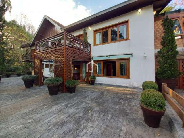 Casa com 5 quartos à venda no Jardim Belvedere, Campos do Jordão  por R$ 2.800.000