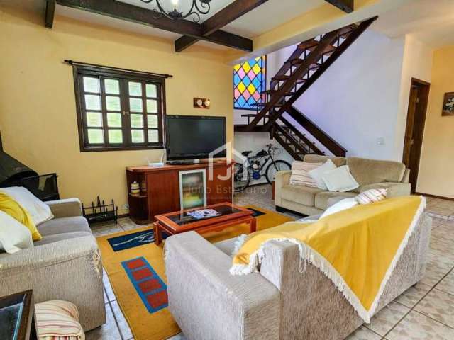 Casa com 4 quartos à venda no Descansopolis, Campos do Jordão  por R$ 1.000.000