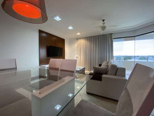 Apartamento com 3 quartos para alugar no Centro, Pindamonhangaba  por R$ 4.900