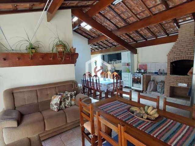 Casa com 3 quartos à venda no Parque São Domingos, Pindamonhangaba  por R$ 700.000