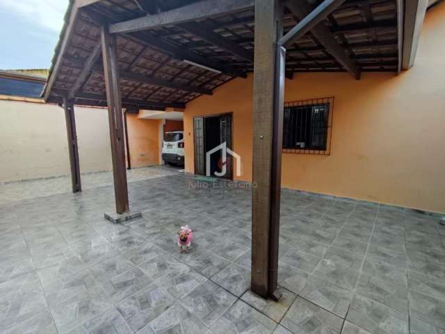 Casa com 3 quartos à venda no Conjunto Habitacional Terra dos Ipês I (Norte), Pindamonhangaba  por R$ 300.000