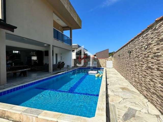 Casa em condomínio fechado com 3 quartos à venda no Jardim Carolina, Ubatuba  por R$ 3.000.000