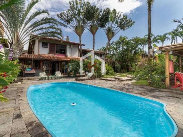 Casa em condomínio fechado com 4 quartos à venda em Horto Florestal, Ubatuba  por R$ 1.650.000