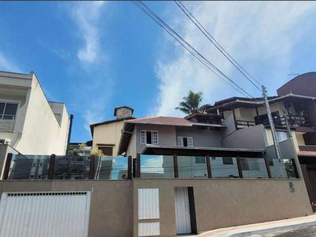 Casa Para Vender com 3 quartos 1 suítes  em Balneário Camboriú