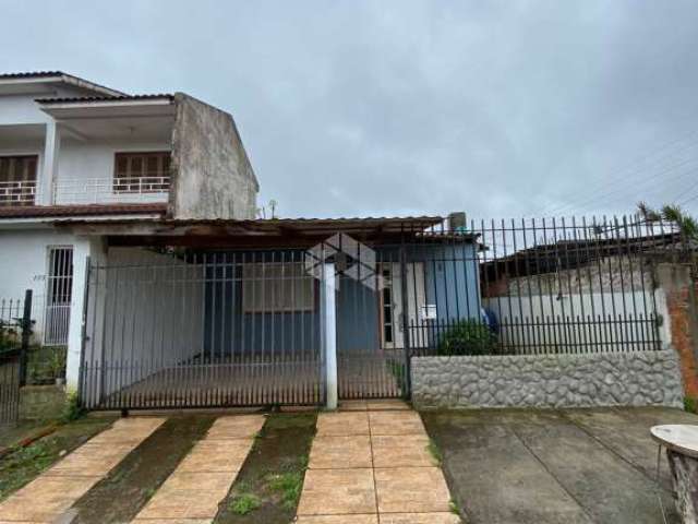 Casa à venda com 02 quartos no bairro Pinheiro Machado, em Santa Maria, RS.