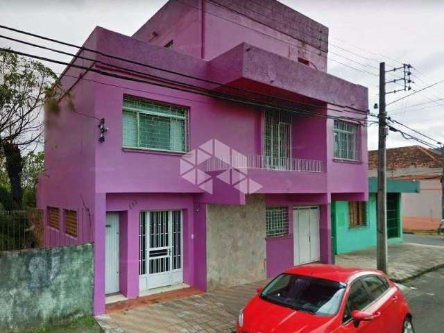 Casa com 05 quartos e churrasqueira, à venda no bairro Nossa Senhora do Rosário, em Santa Maria. RS.