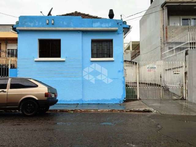 Casa com 03 dormitórios à venda, no bairro Nossa Senhora do Rosário, em Santa Maria. RS.
