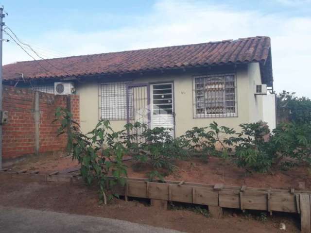 Casa de 2 quartos à venda no bairro Diácono João Luiz Pozzobon, Santa Maria, RS.