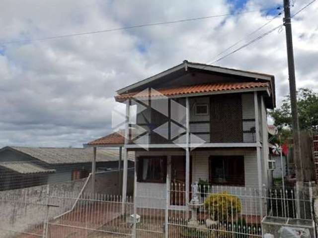 Casa de 3 dormitórios à venda no bairro Itararé, Santa Maria, RS.