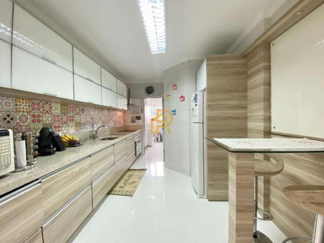 Apartamento mobiliado de 3 dormitórios com 1 suíte, com 116 metros privativos no Kobrasol por 699 mil