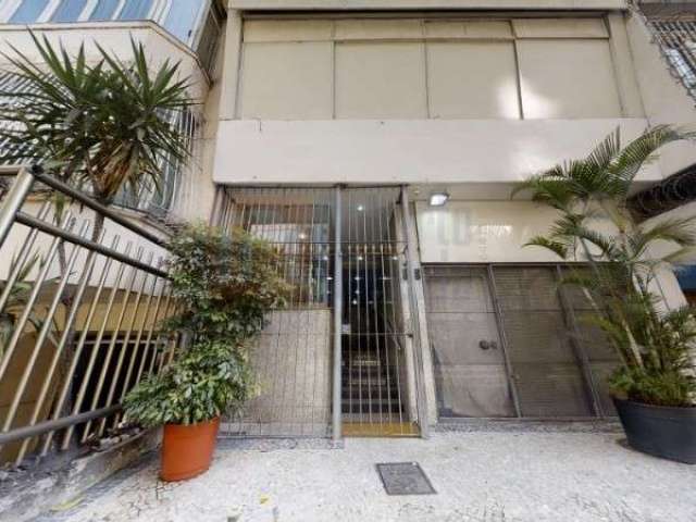 Excelente Apartamento Reformado Primeira Locação à Venda em Copacabana 78m² com 2 Quartos Sala 2 Banheiros Próximo Praia Posto 5 e Estação do  Metrô.