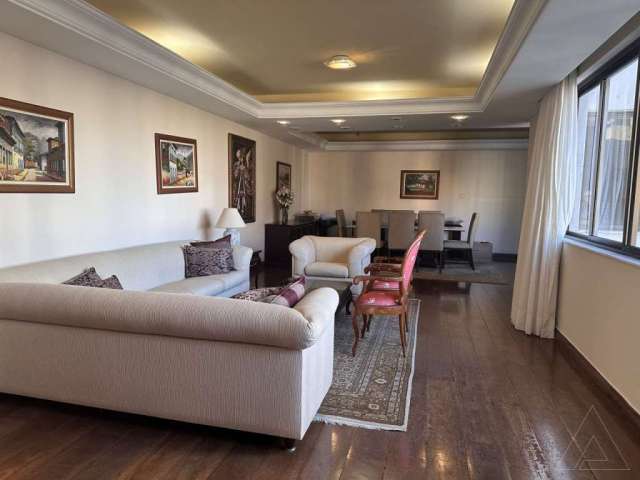 Apartamento na Graça com 4 quartos sendo 2 suítes, 384m² à venda por R$ 1.300.000,00