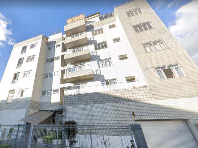 Apartamento à venda de 2/4 com suíte  e garagem em Benfica!