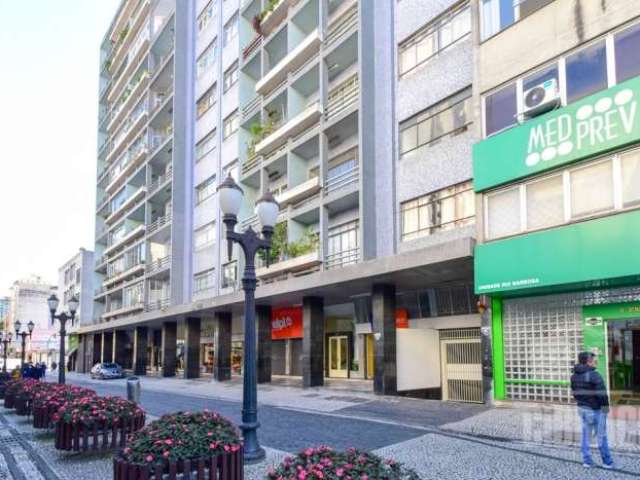 Apartamento com 3 quartos para alugar na Rua Senador Alencar Guimarães, 207, Centro, Curitiba, 110 m2 por R$ 1.700