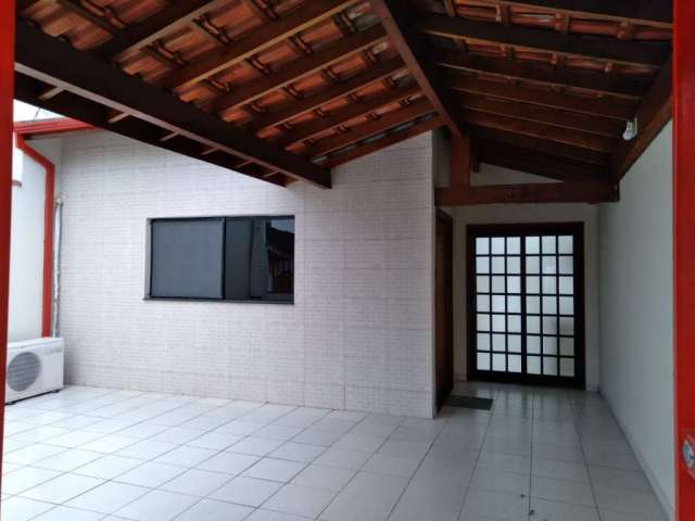 Casa com 3 dormitórios à venda, 101 m² por R$ 395.000,00 - Centro - Pindamonhangaba/SP