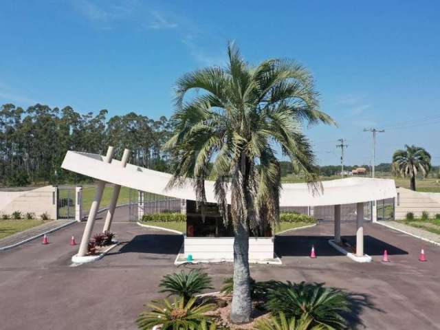 Localizado no litoral norte gaucha . O condominio Residencial Parque das Figueiras é o unico condominio  fechado de Arroio do sal e oferece toda a estrutura de lazer , esporte e segurança em harmonia 