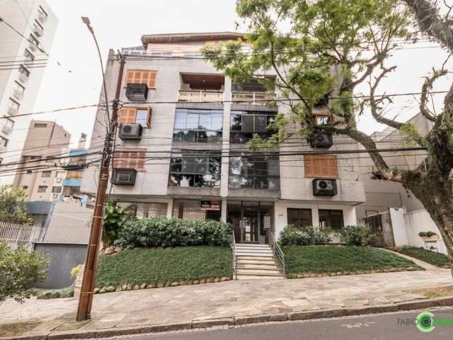 Ótimo apartamento de frente a fundos nos altos do bairro Higienópolis,  em um dos bairros mais desejados de Porto Alegre,  andar alto com vista, 3 quartos, 1 suíte com banheira de hidromassagem, livin