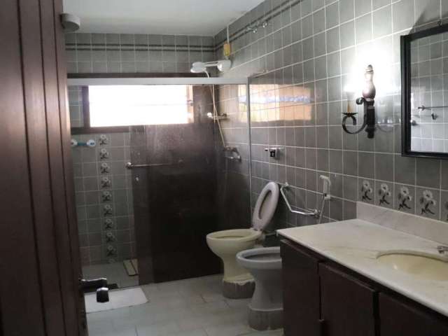 Casa para Venda em Cuiabá, DUQUE DE CAXIAS, 3 dormitórios, 1 suíte, 4 banheiros, 6 vagas