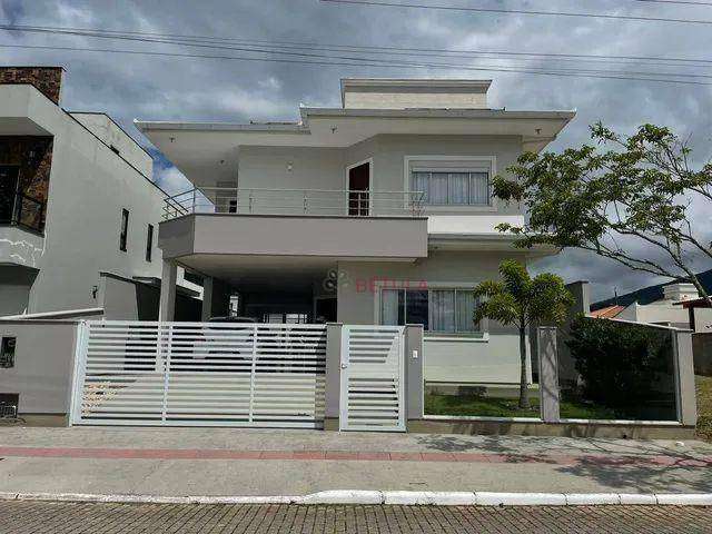 Casa com 3 dormitórios à venda, 216 m² por R$ 1.100.000,00 - Praia de Fora - Palhoça/SC
