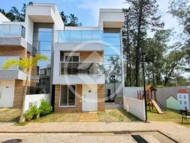 Vendo casa triplex  em condomínio fechado na Granja Viana - acesso pelo km23 da Rodovia Raposo Tavares. codigo: 58002