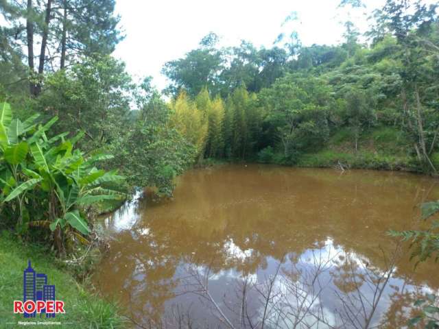 Terreno de 3.800 m² com 2 lagos e 1 nascente à venda em nazare paulista.