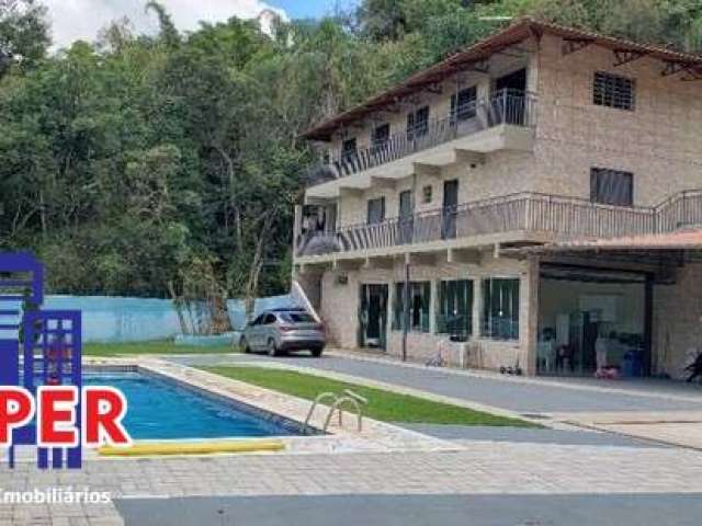 Linda chácara de 4.050 m² com casa sede e piscina à venda em mairiporã