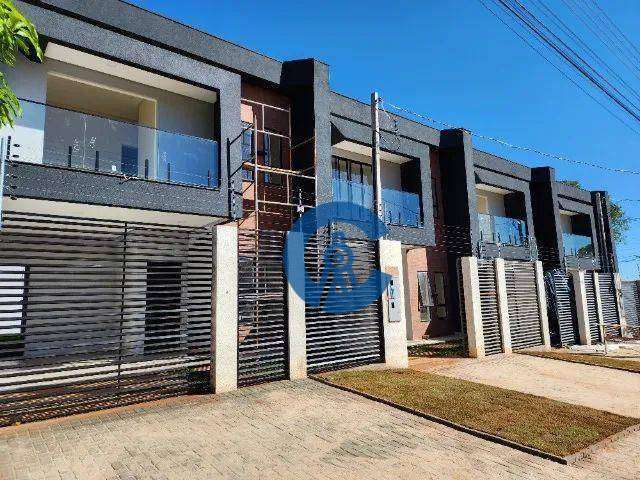 Sobrado com 3 dormitórios à venda, 103 m² por R$ 598.000,00 - Vila Adriana - Foz do Iguaçu/PR
