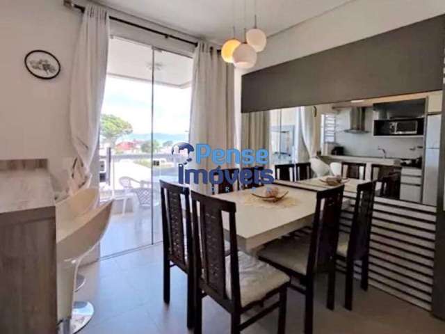 Apartamento à Venda  em Canasvieiras , Florianópolis com 2 quartos, 2 banheiros sendo 1 suíte, 2 vagas e 90m²  R$ 1.300.000