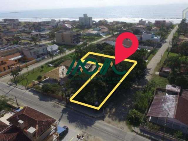 Dois terrenos juntos, quadra mar/ frente asfalto, no centro de Itapoá.