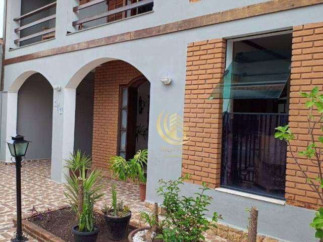 Sobrado com 3 dormitórios à venda, 210 m² por R$ 742.000,00 - Parque Das Flores - Taubaté/SP