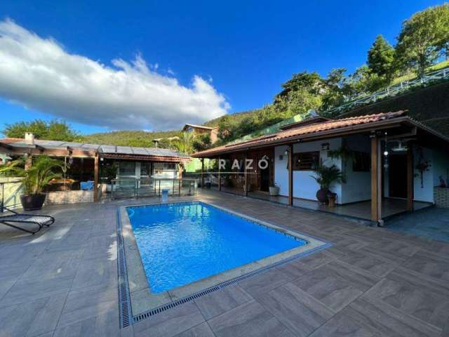Casa de Alto Padrão à venda, 225 m² por R$ 1.750.000 - Albuquerque - Teresópolis/RJ - cod 3300
