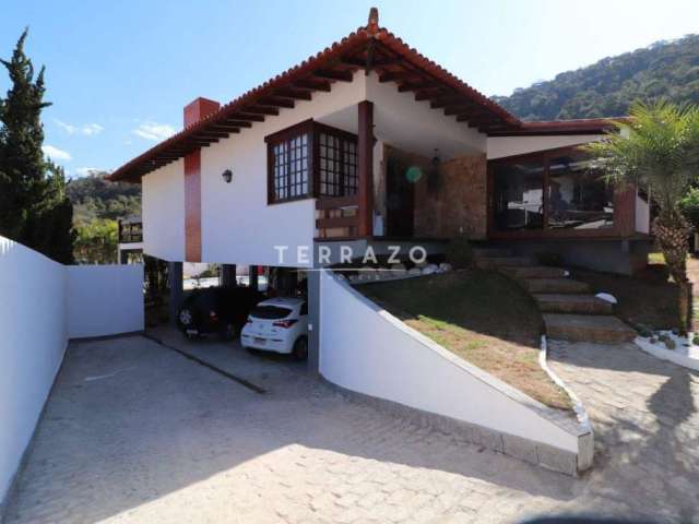 Casa de Rua à venda, 4 quartos, 16 vagas, Vale do Paraíso - Teresópolis/RJ - Código 777