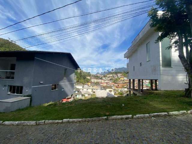 Excelente lote com 242 m² em declive suave dentro do melhor condomínio da Tijuca!