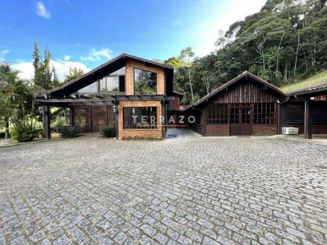 Casa com 5 quartos, 700 m2 , R$ 1.790.000.00 , Cascata do Imbuí, Teresópolis, Rio de Janeiro, cód - 3418