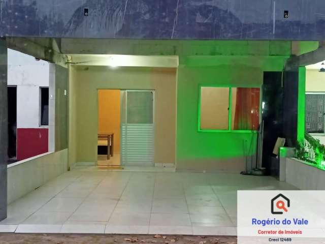 Alugo Casa / Village  Dúplex Cond. em   Arembepe - 4/4 - 2 Suítes, 2 Garagem