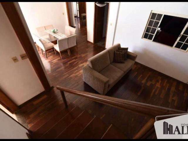 Casa com 4 quartos à venda na Rua Ernesto, Centro, Mirassol, 277 m2 por R$ 680.000