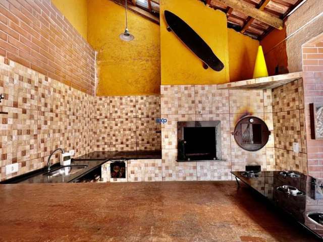 Casa com 4 quartos à venda na Nhundiaquara, 74, Cajuru, Curitiba por R$ 650.000