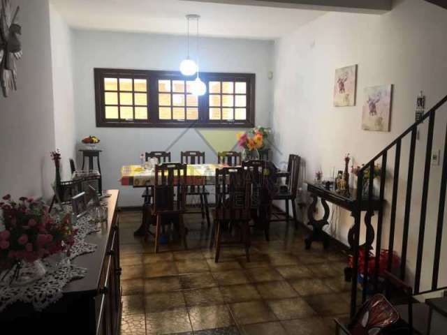 Casa com 3 quartos para alugar na Rua Sérgio Plaza, Vila Oliveira, Mogi das Cruzes, 200 m2 por R$ 6.000