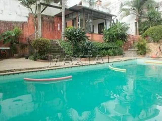 Casa Térrea com piscina no Tremembé com 3 dormitórios sala 2 ambientes lareira quintal  jardim